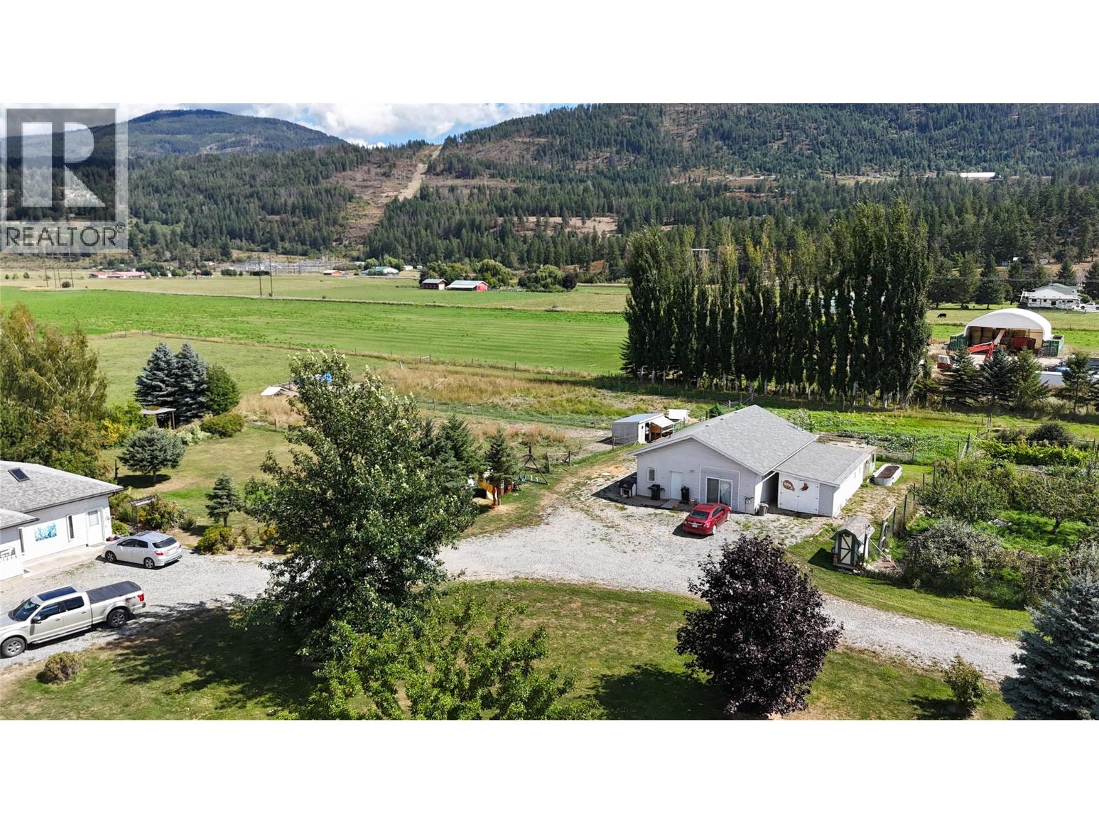 Photo 5 of 710 Indian Road, Creston BC