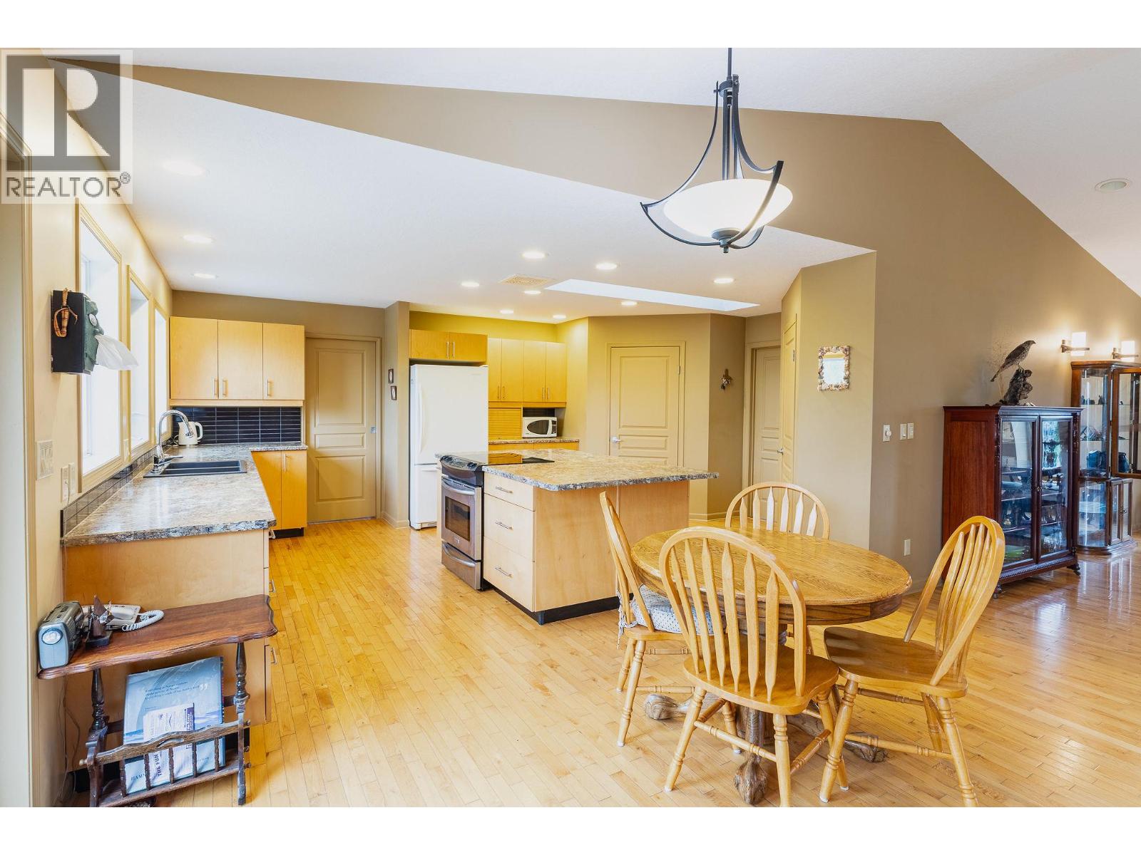 Photo 16 of 710 Indian Road, Creston BC