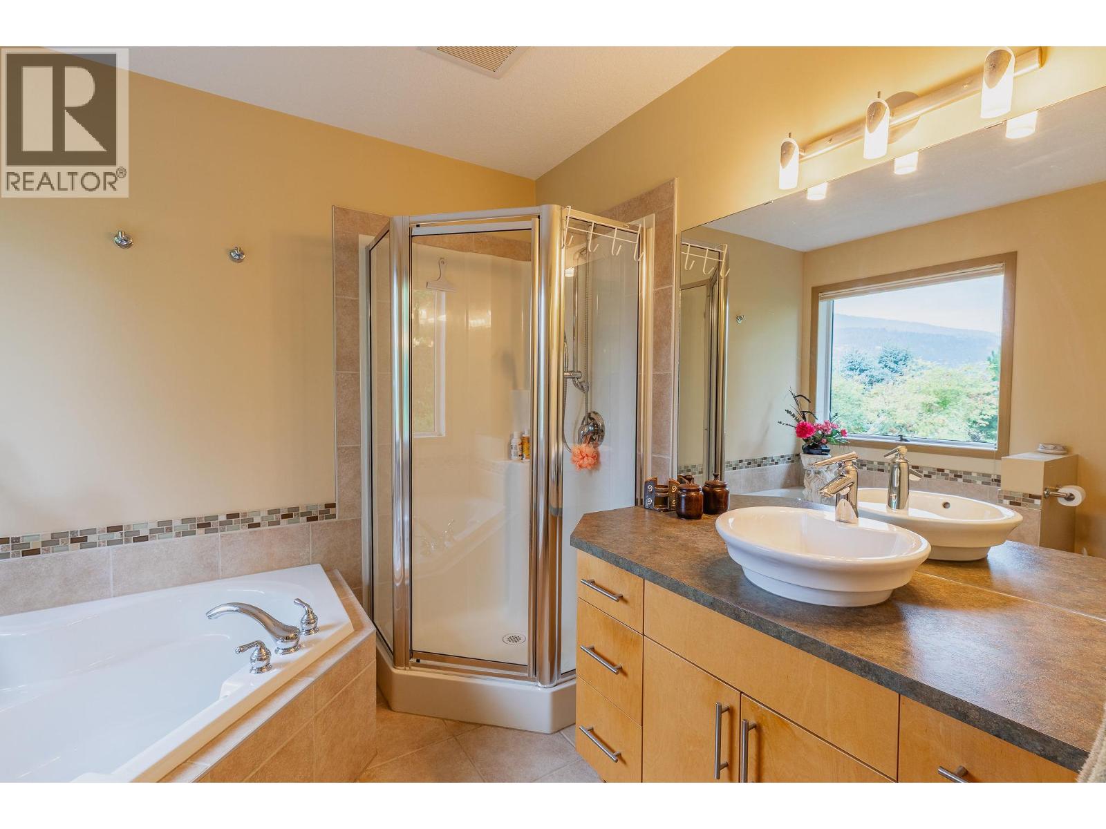 Photo 31 of 710 Indian Road, Creston BC