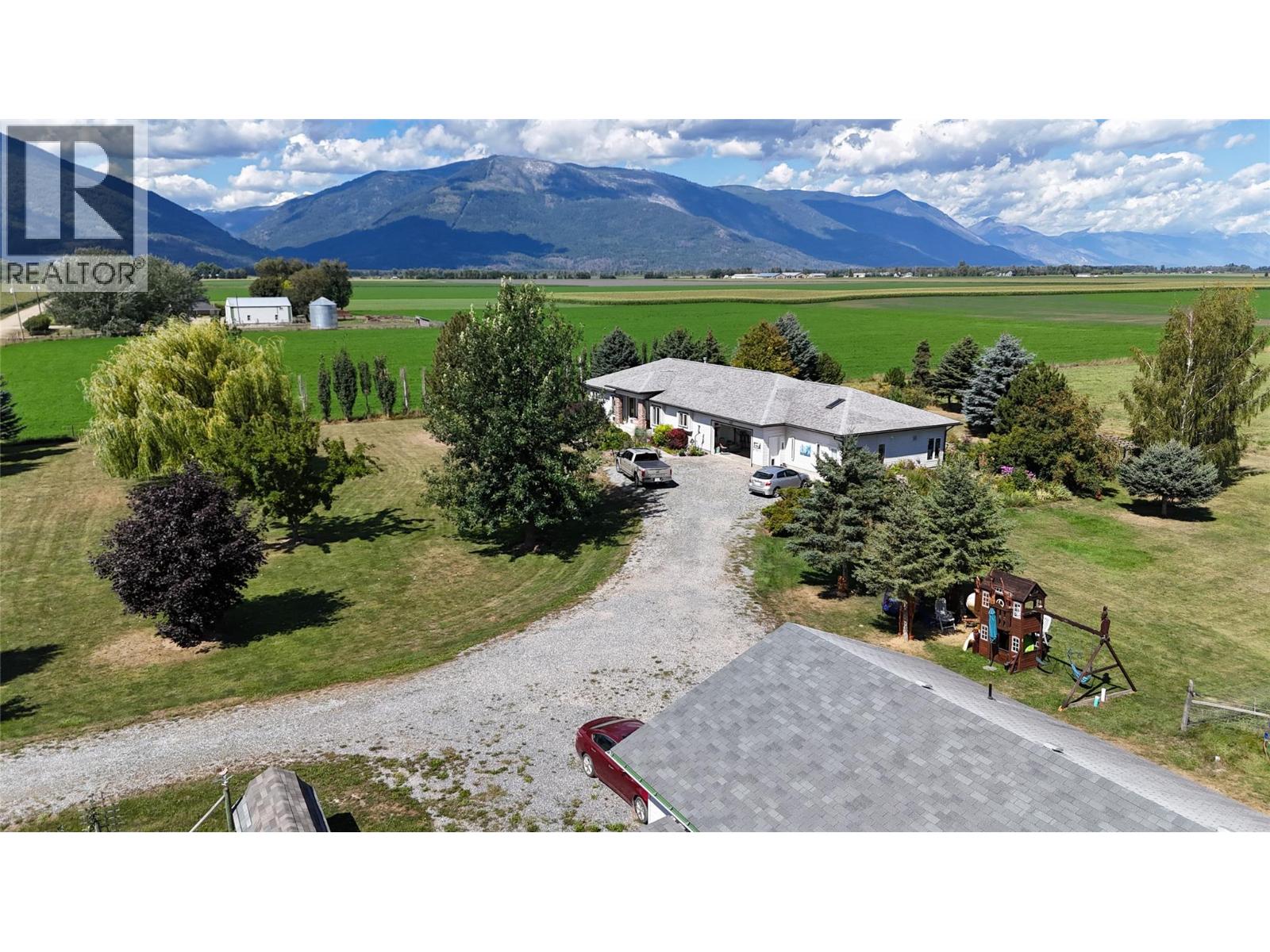 Photo 7 of 710 Indian Road, Creston BC