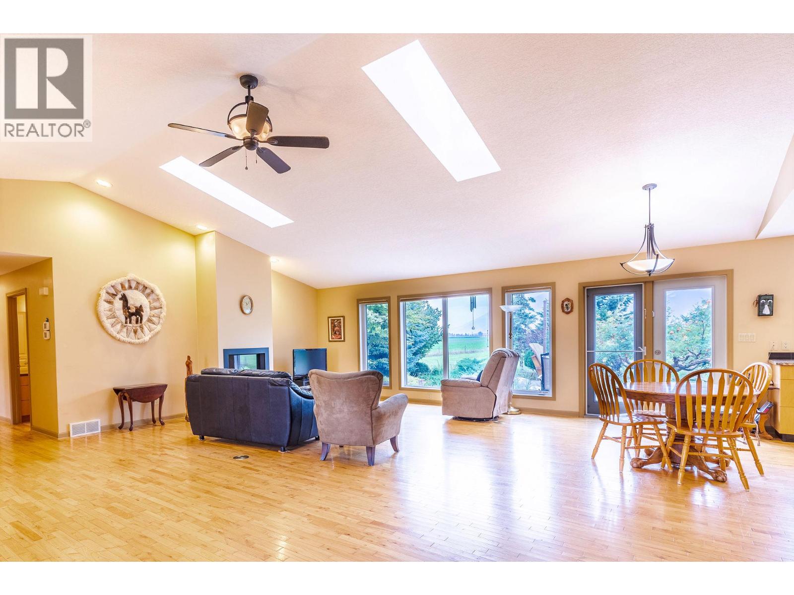 Photo 18 of 710 Indian Road, Creston BC