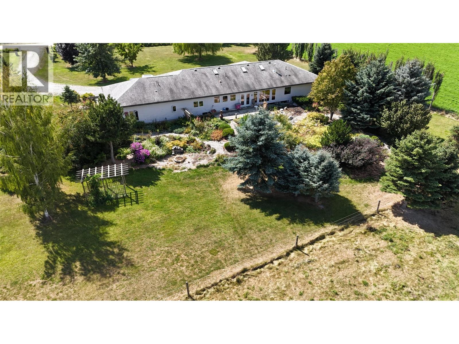Photo 12 of 710 Indian Road, Creston BC