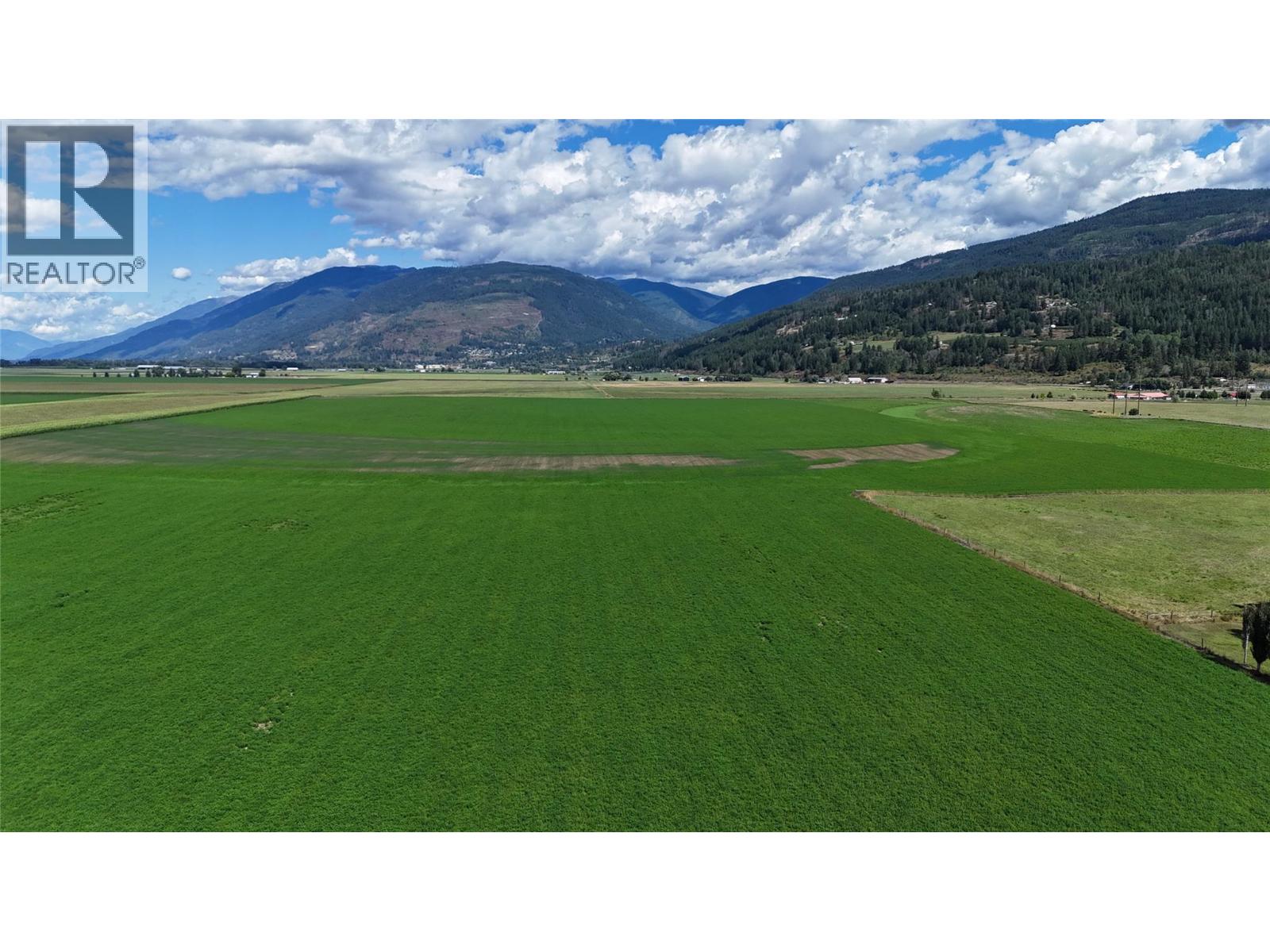 Photo 9 of 710 Indian Road, Creston BC