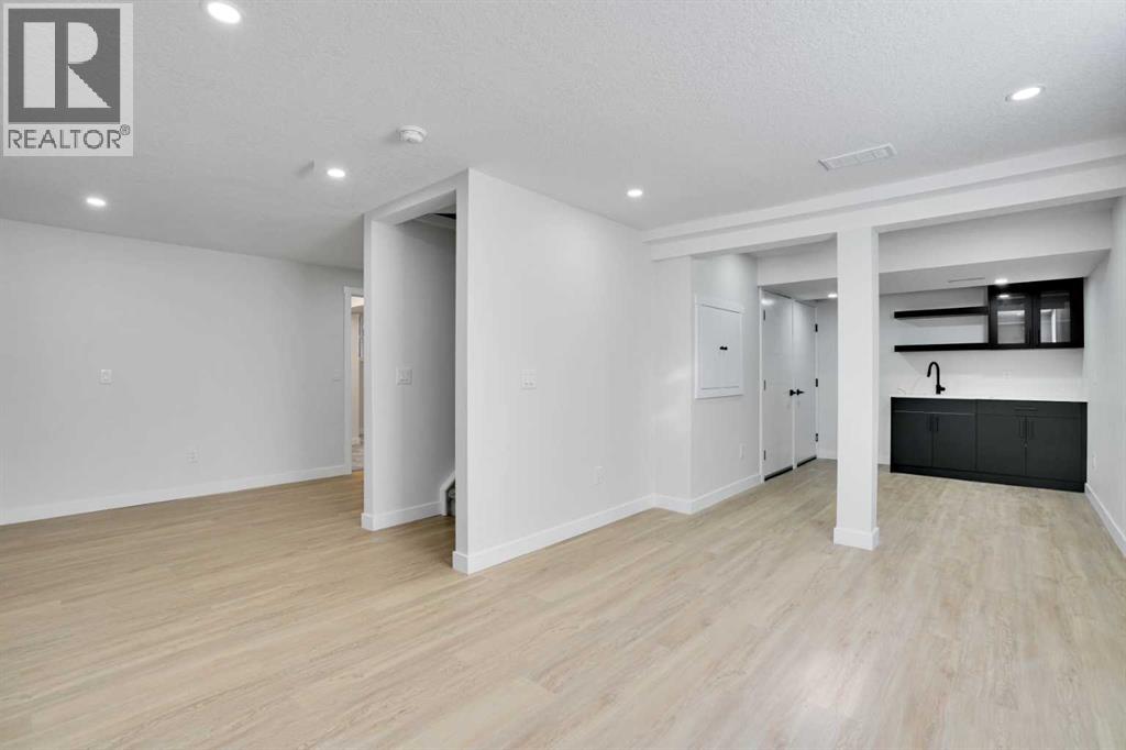 Single Family House for Sale in  Chaparral Drive SE Chaparral Calgary 