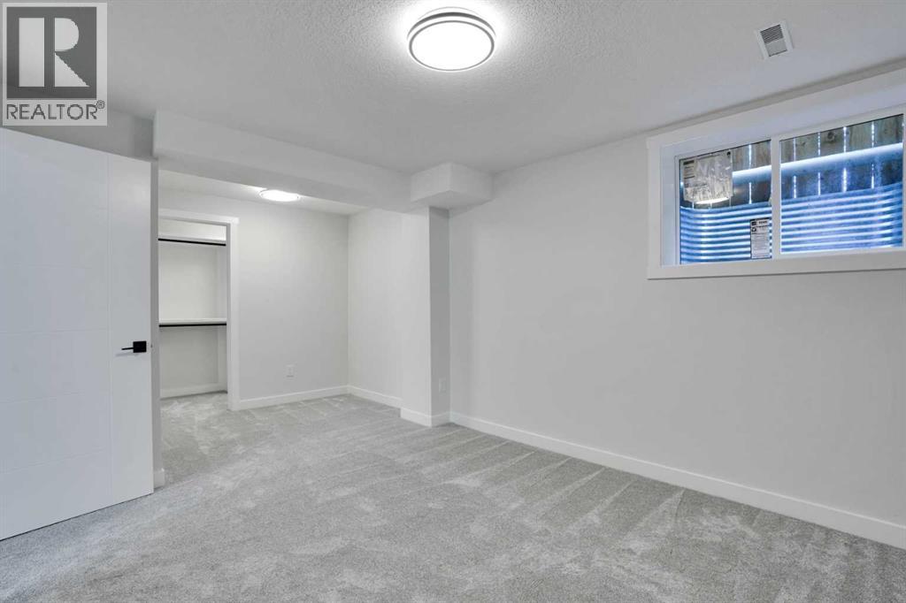 Single Family House for Sale in  Chaparral Drive SE Chaparral Calgary 