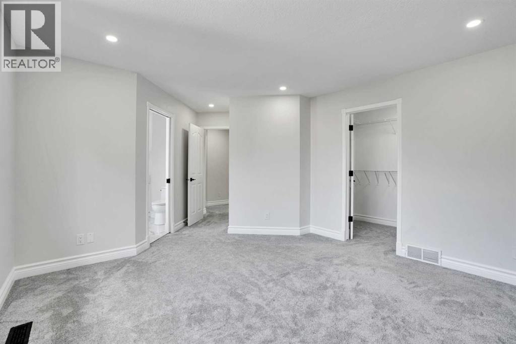 Single Family House for Sale in  Chaparral Drive SE Chaparral Calgary 