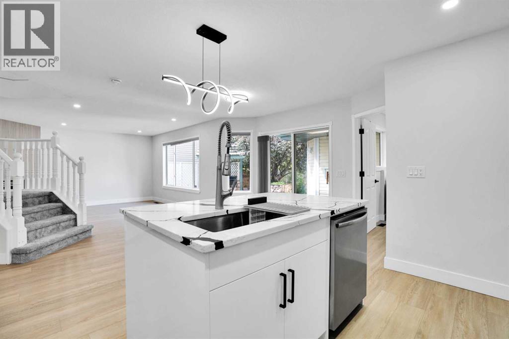 Single Family House for Sale in  Chaparral Drive SE Chaparral Calgary 
