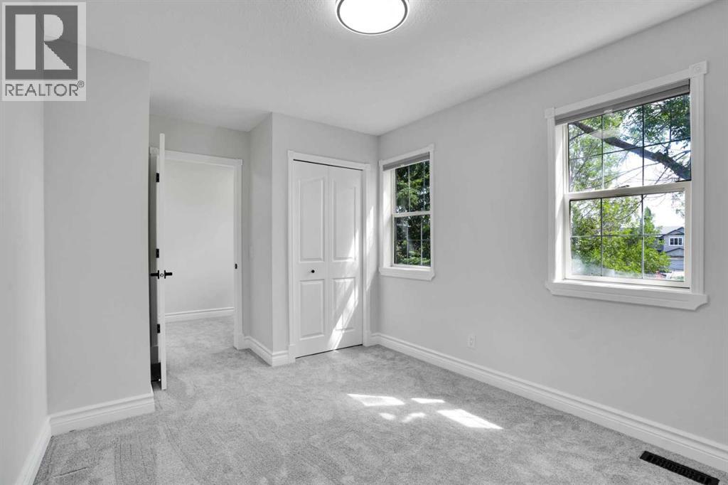 Single Family House for Sale in  Chaparral Drive SE Chaparral Calgary 