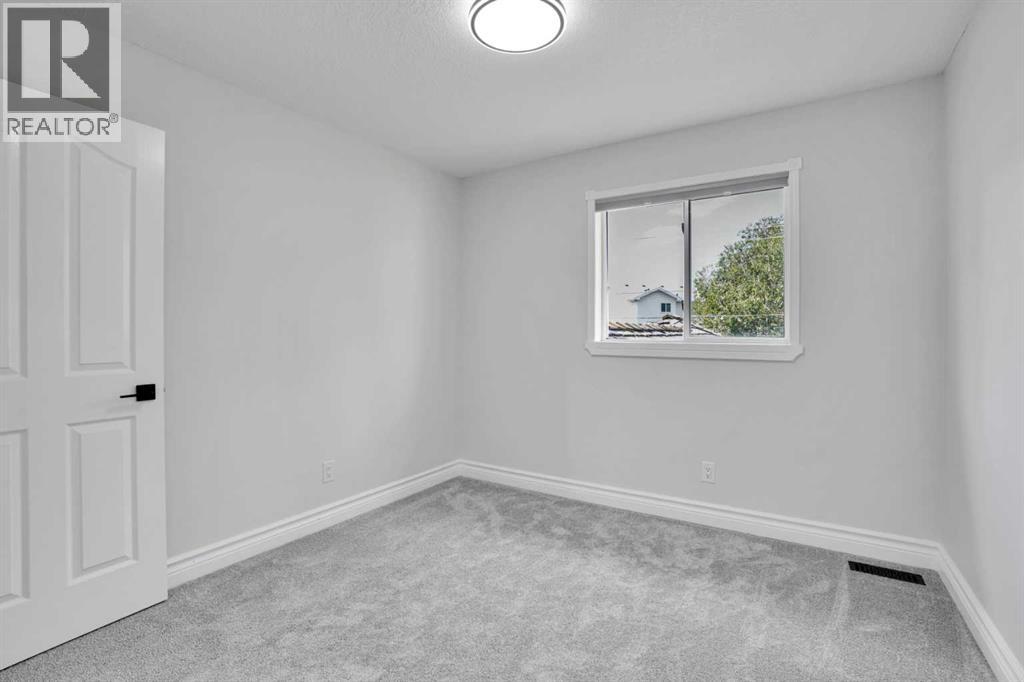 Single Family House for Sale in  Chaparral Drive SE Chaparral Calgary 