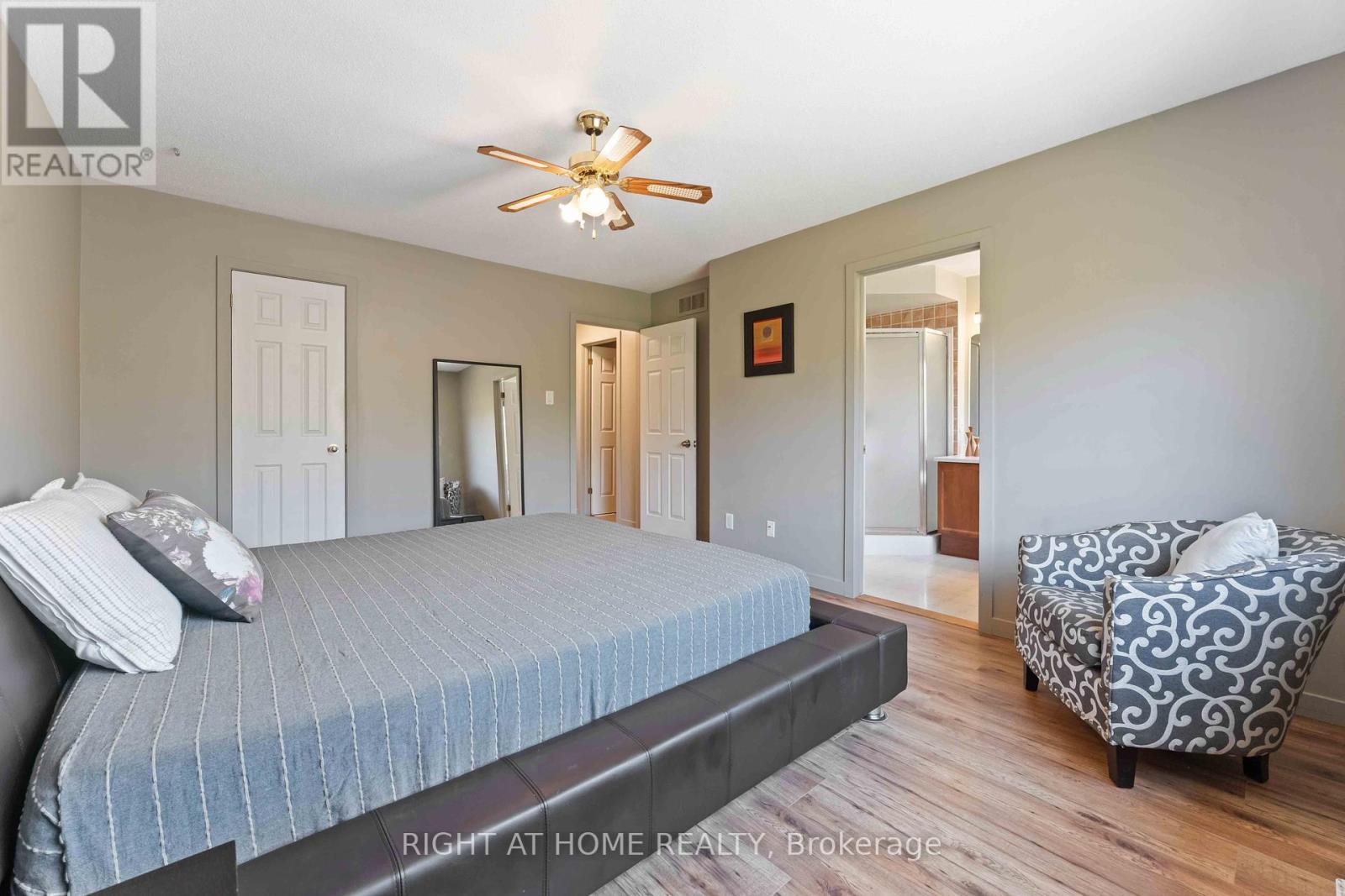 Photo 17 of 142 Blackdome Crescent, Ottawa ON