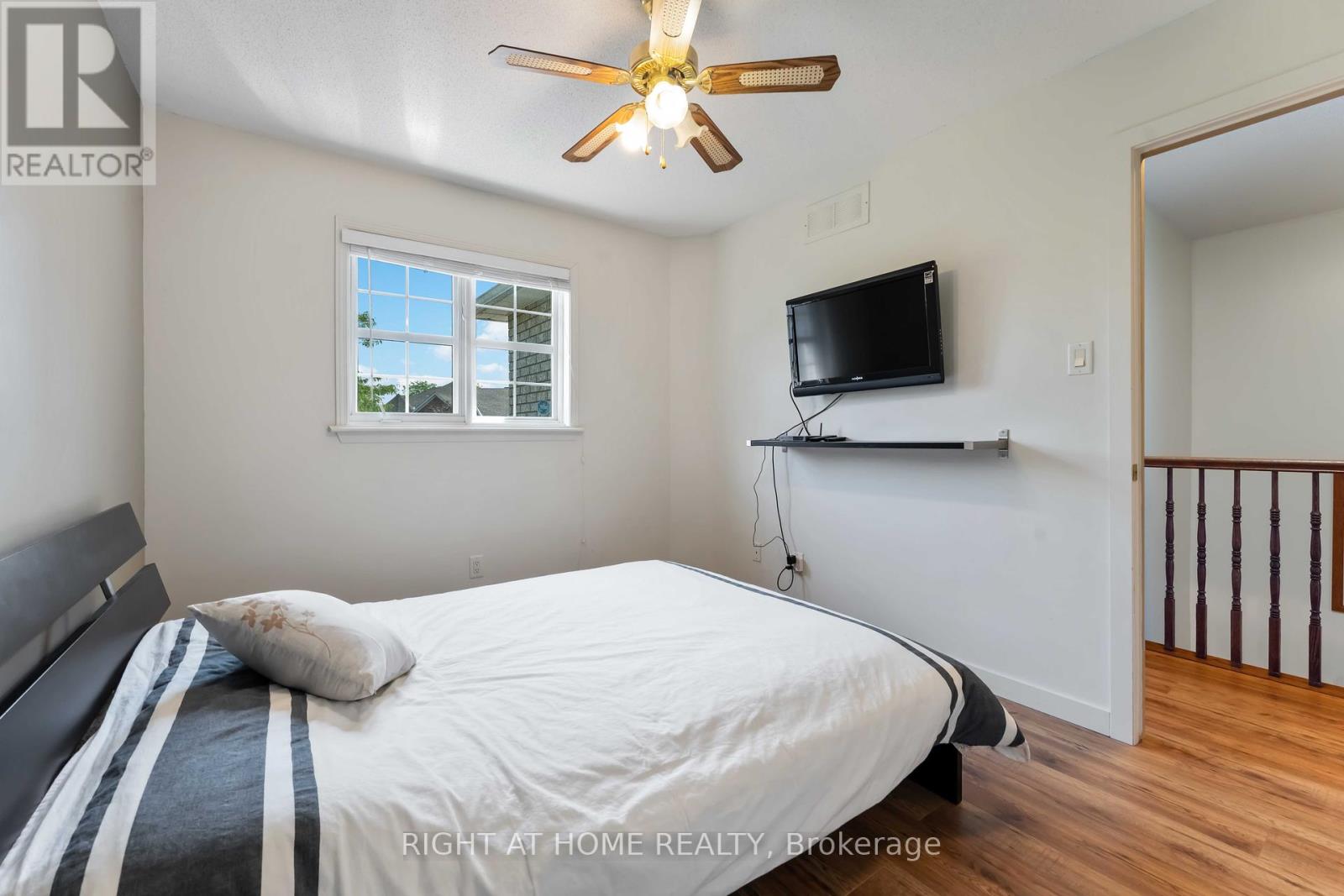 Photo 19 of 142 Blackdome Crescent, Ottawa ON