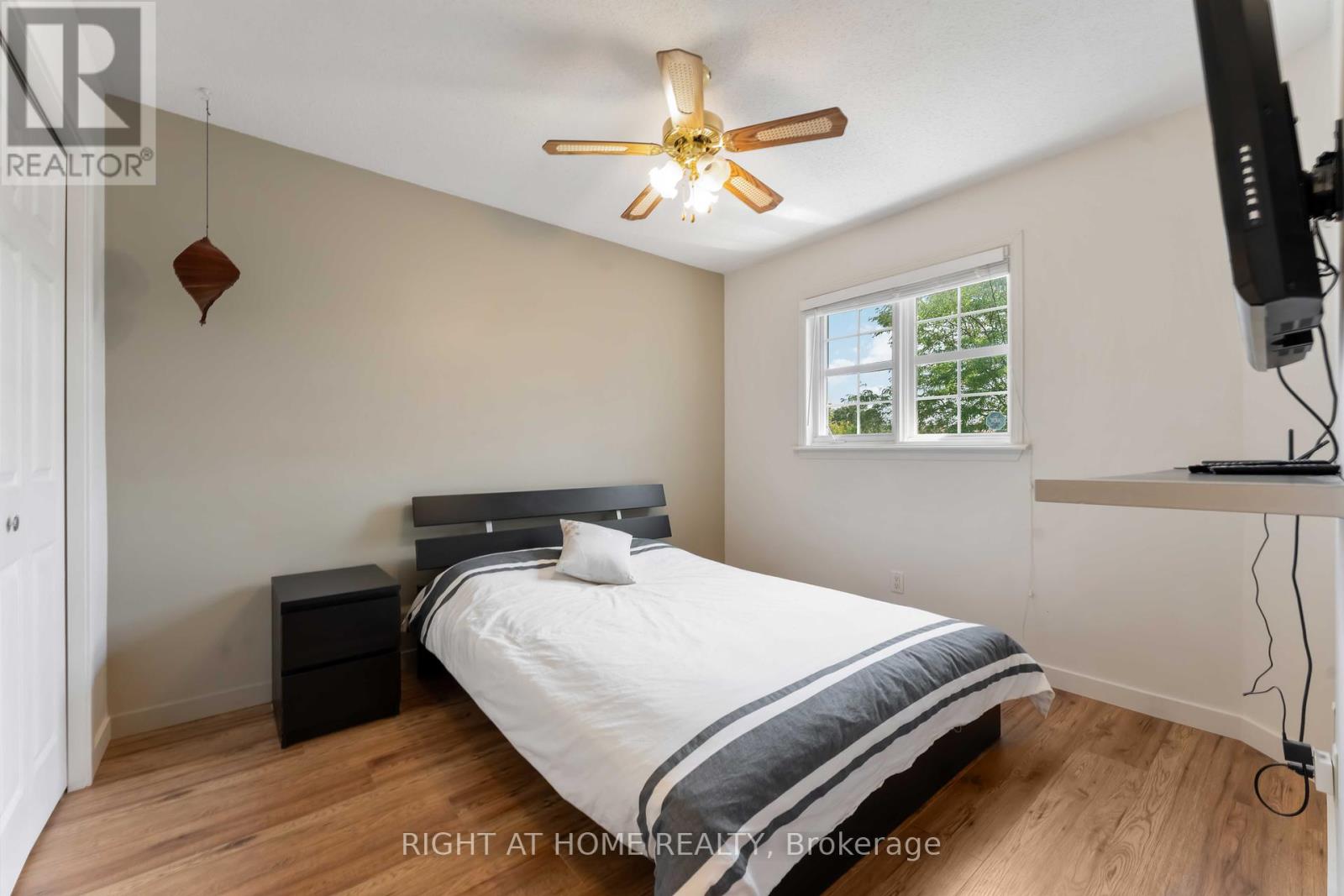 Photo 20 of 142 Blackdome Crescent, Ottawa ON
