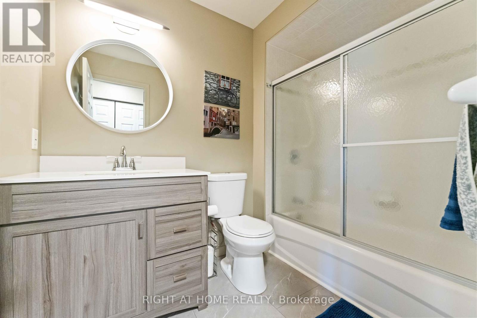 Photo 23 of 142 Blackdome Crescent, Ottawa ON