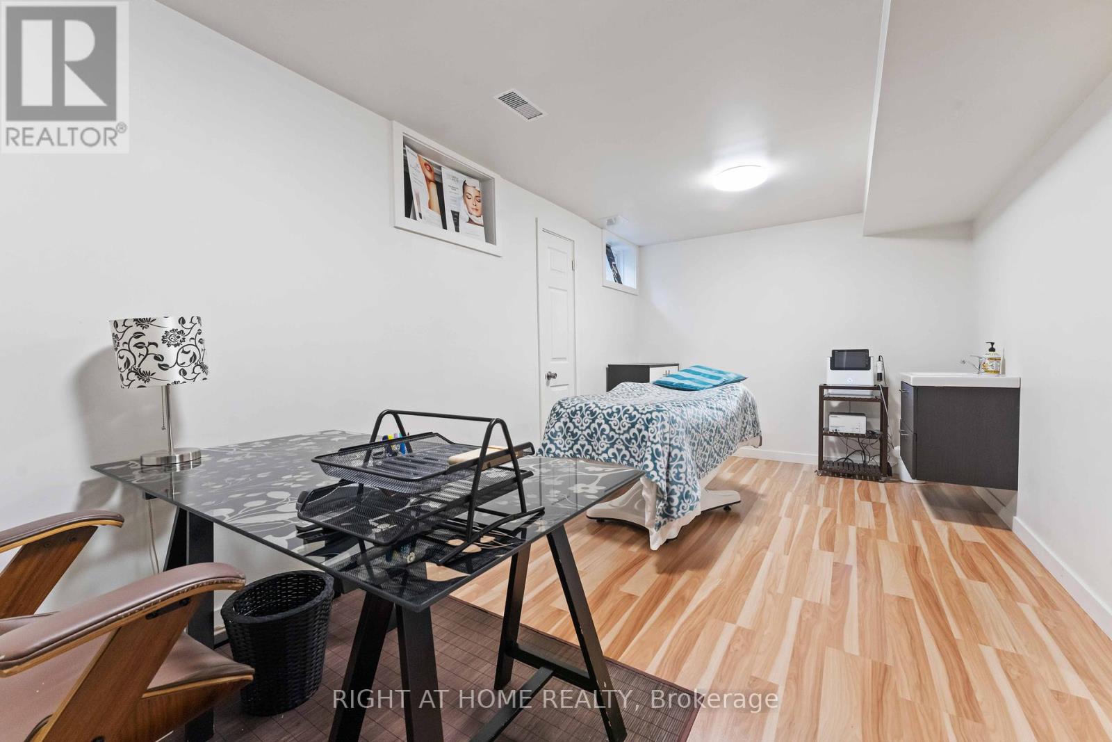 Photo 25 of 142 Blackdome Crescent, Ottawa ON
