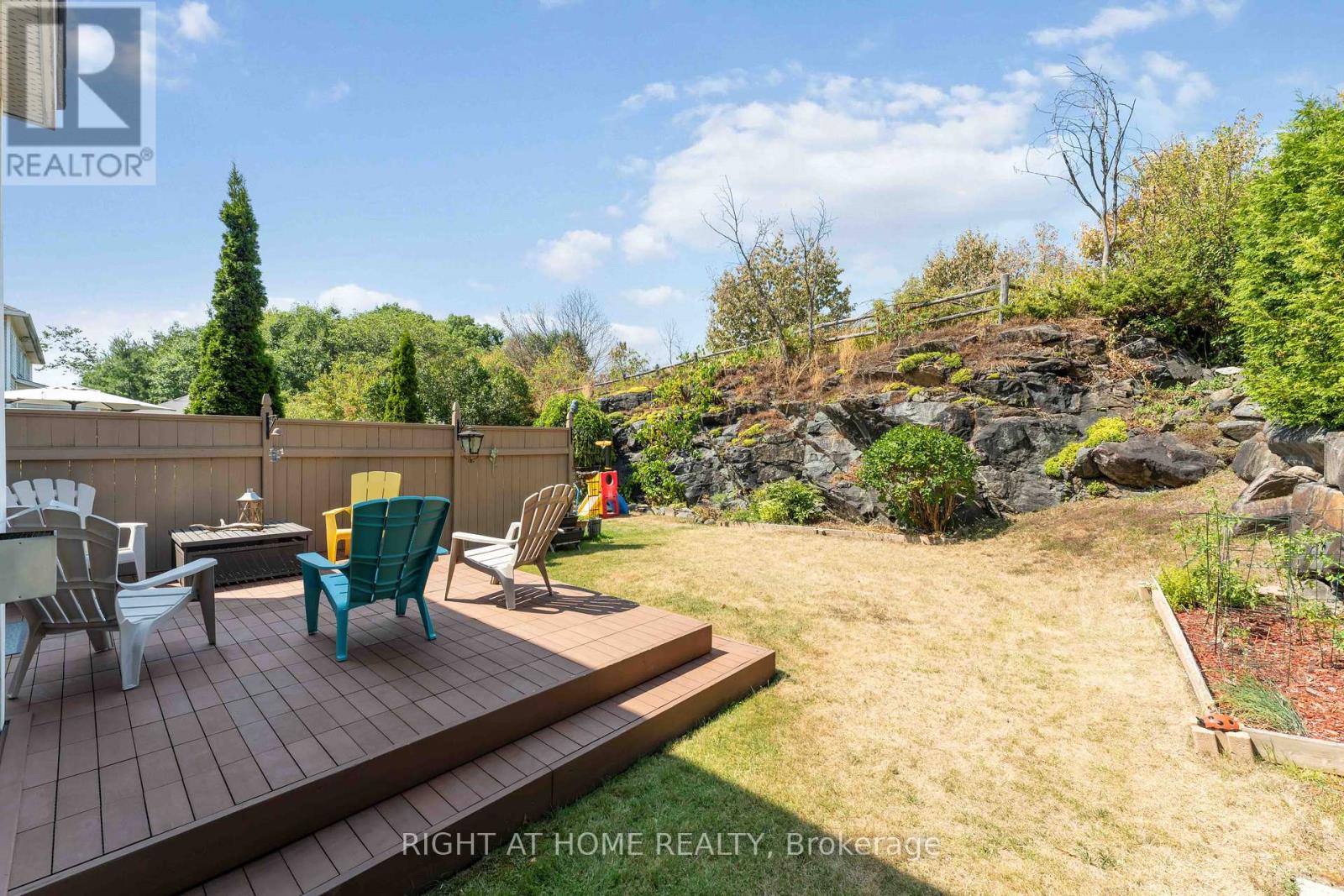 Photo 28 of 142 Blackdome Crescent, Ottawa ON