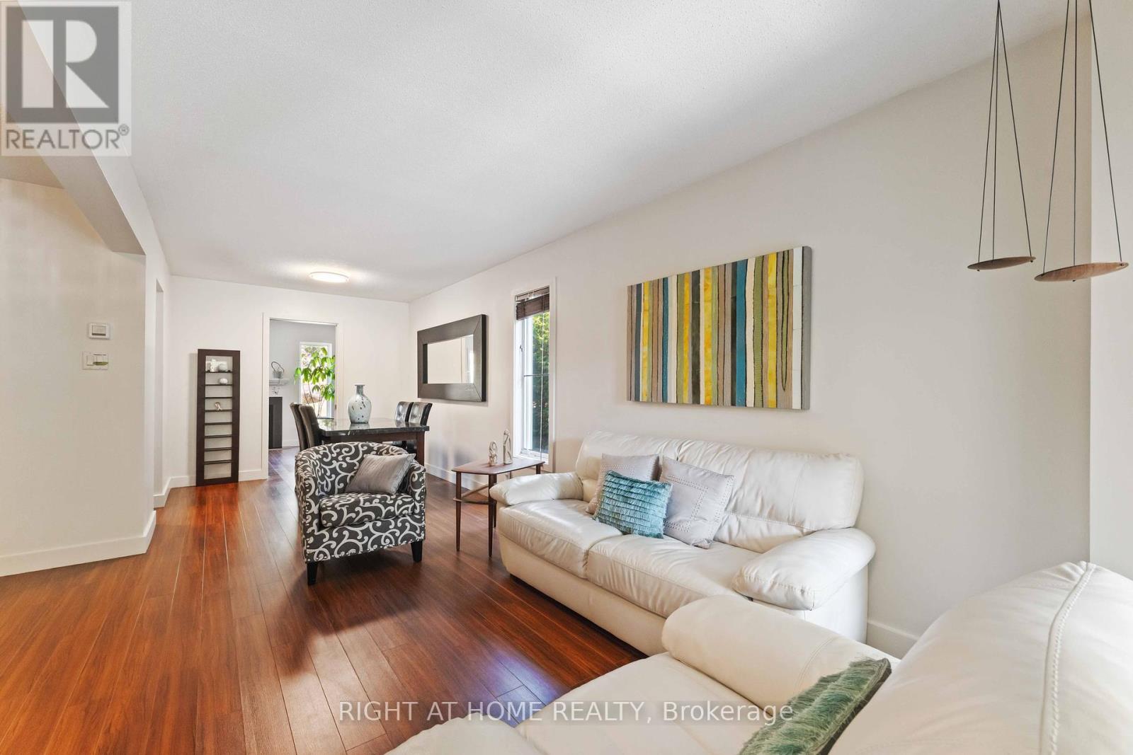 Photo 7 of 142 Blackdome Crescent, Ottawa ON