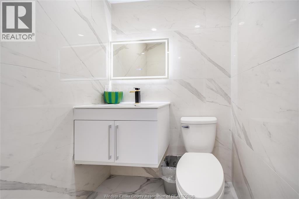 Photo 15 of 9914 Forest Glade Court, Windsor ON