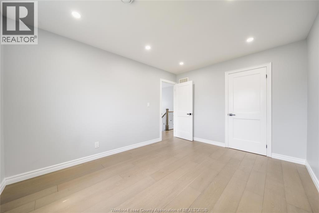 Photo 20 of 9914 Forest Glade Court, Windsor ON