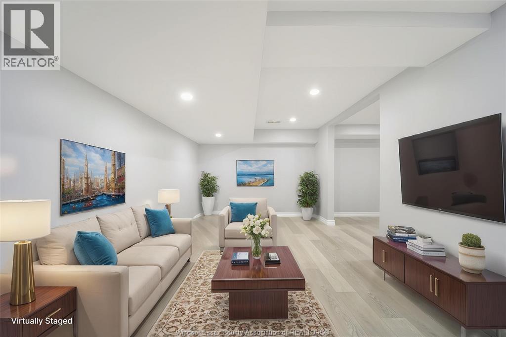 Photo 24 of 9914 Forest Glade Court, Windsor ON