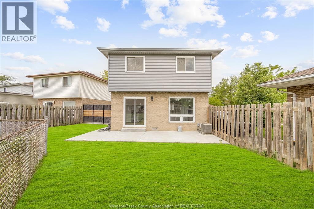 Photo 28 of 9914 Forest Glade Court, Windsor ON