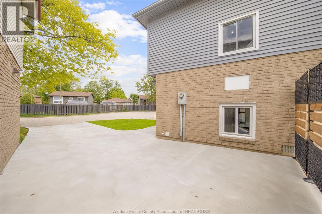 Photo 30 of 9914 Forest Glade Court, Windsor ON