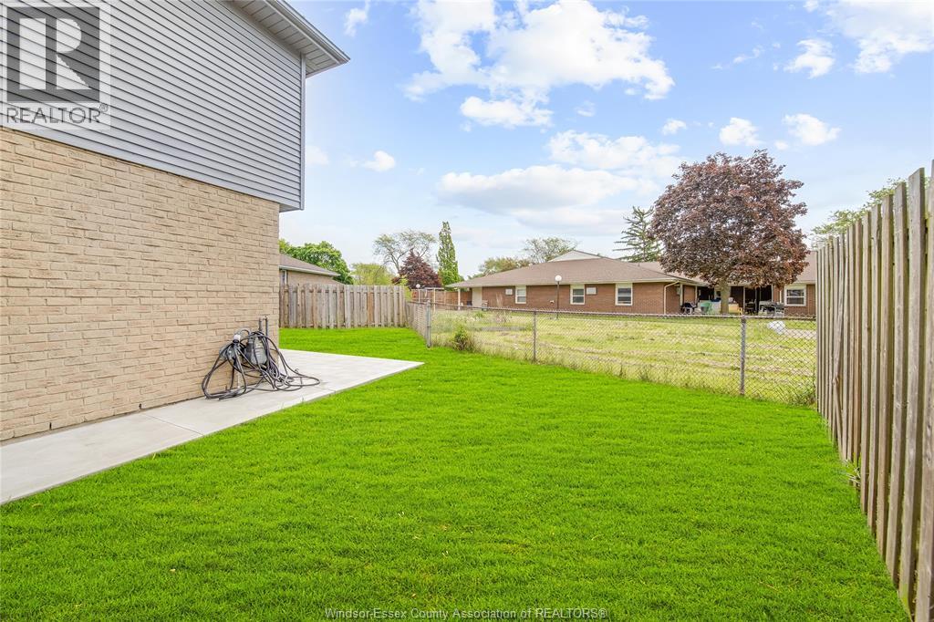 Photo 31 of 9914 Forest Glade Court, Windsor ON