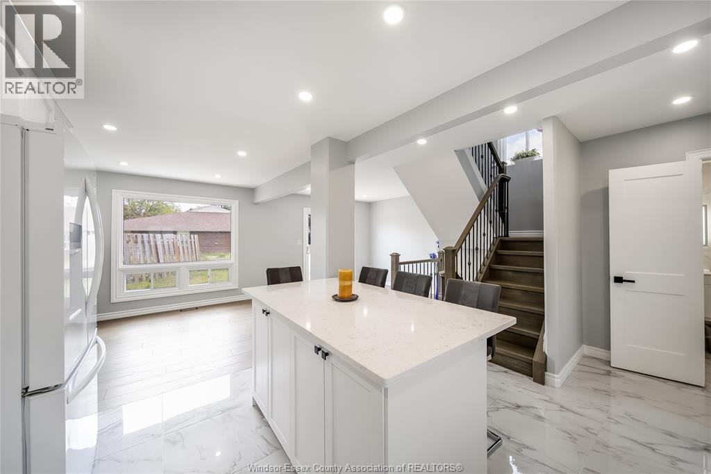 Photo 8 of 9914 Forest Glade Court, Windsor ON