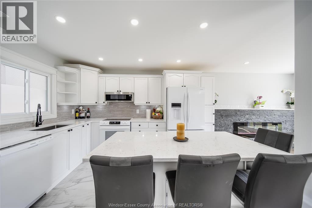 Photo 9 of 9914 Forest Glade Court, Windsor ON