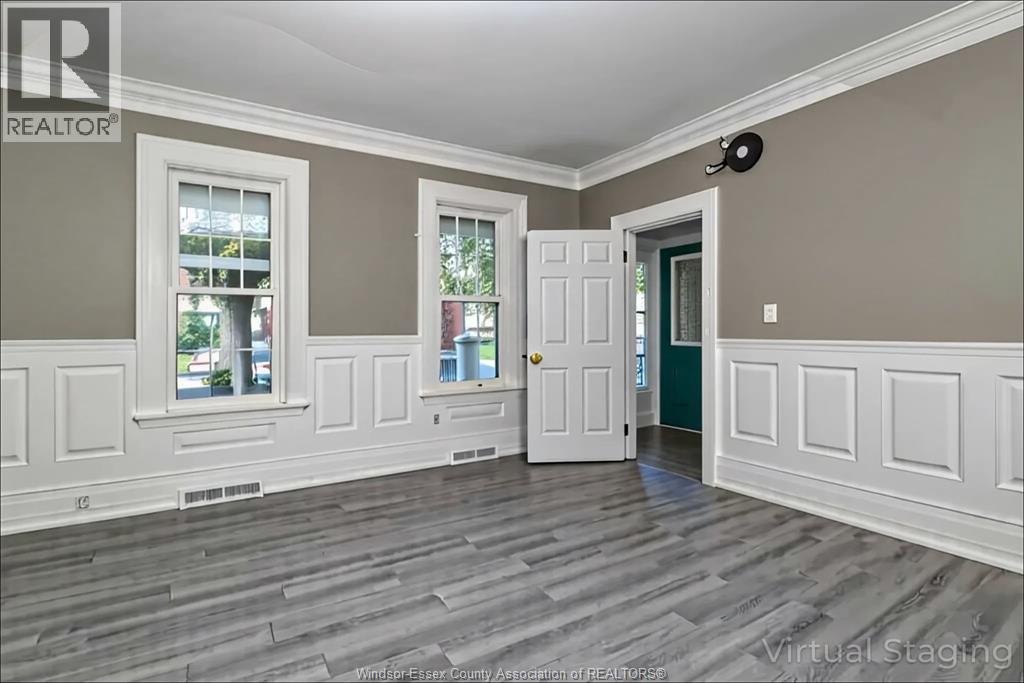 Photo 31 of 211 Cameron, Windsor ON