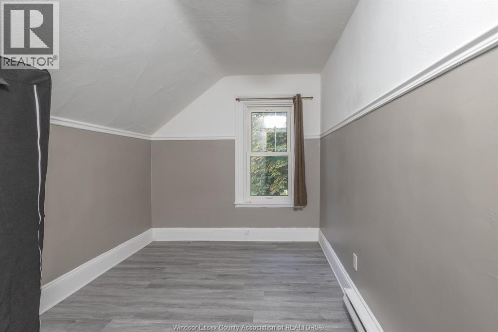 Photo 14 of 211 Cameron, Windsor ON