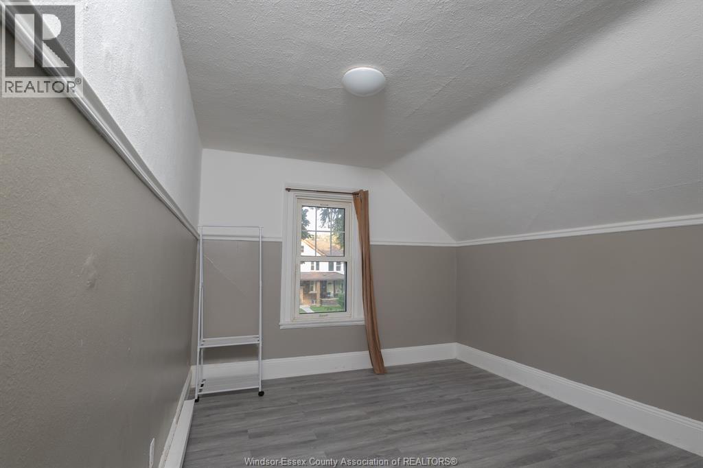 Photo 46 of 211 Cameron, Windsor ON