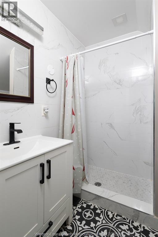 Photo 47 of 211 Cameron, Windsor ON