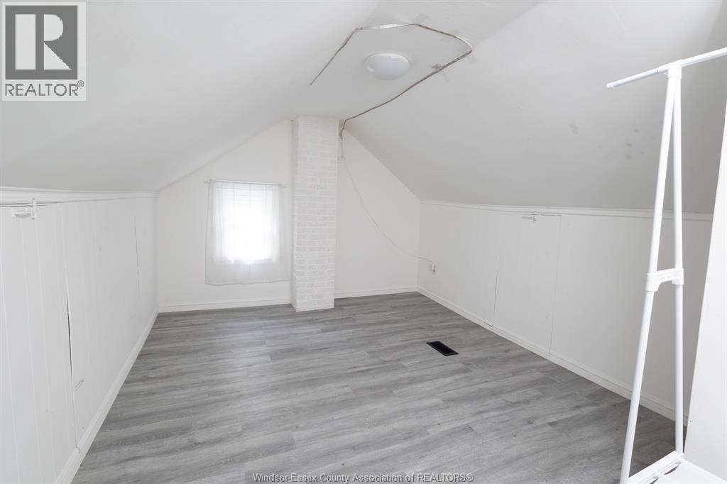 Photo 23 of 211 Cameron, Windsor ON