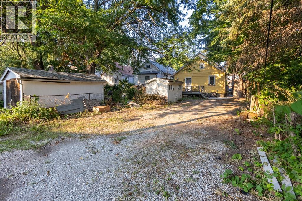Photo 4 of 211 Cameron, Windsor ON