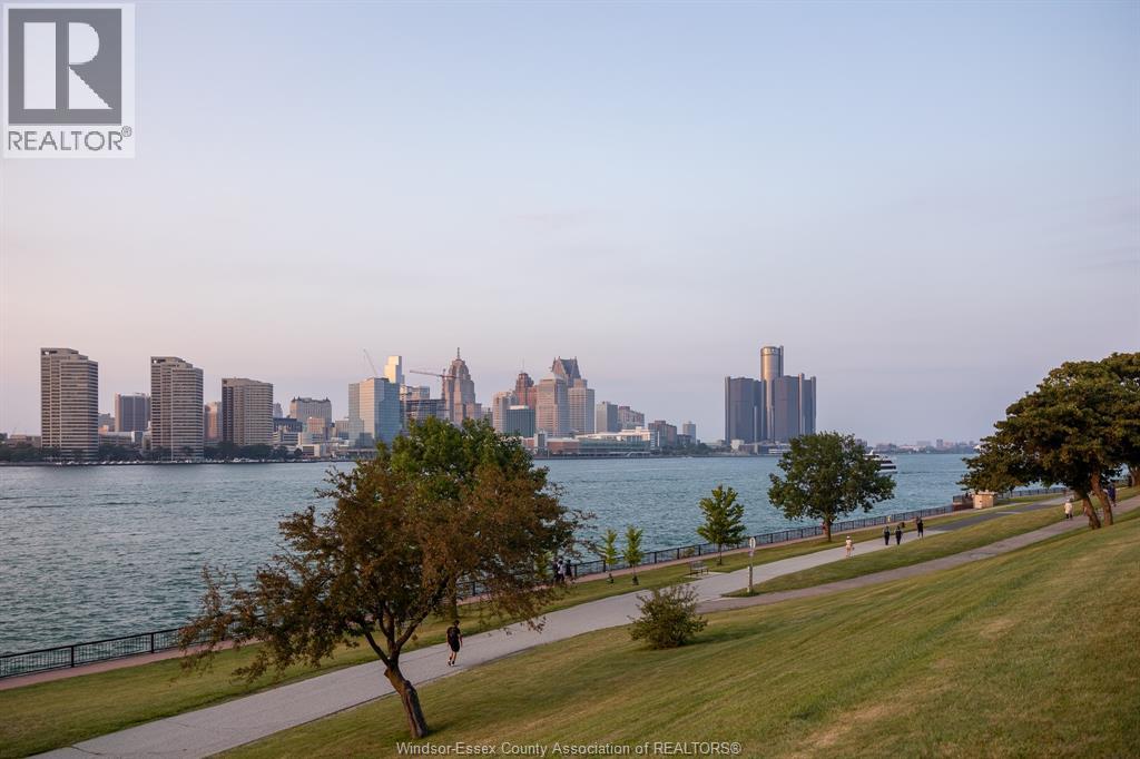Photo 49 of 211 Cameron, Windsor ON