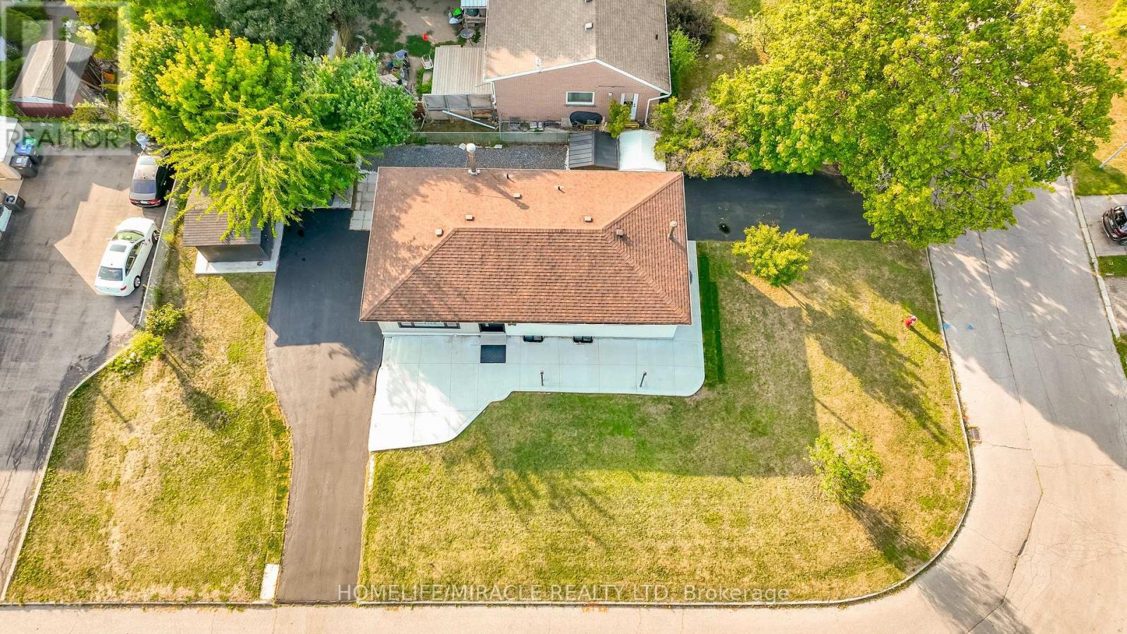 Photo 45 of 5 Finsbury Drive, Brampton ON