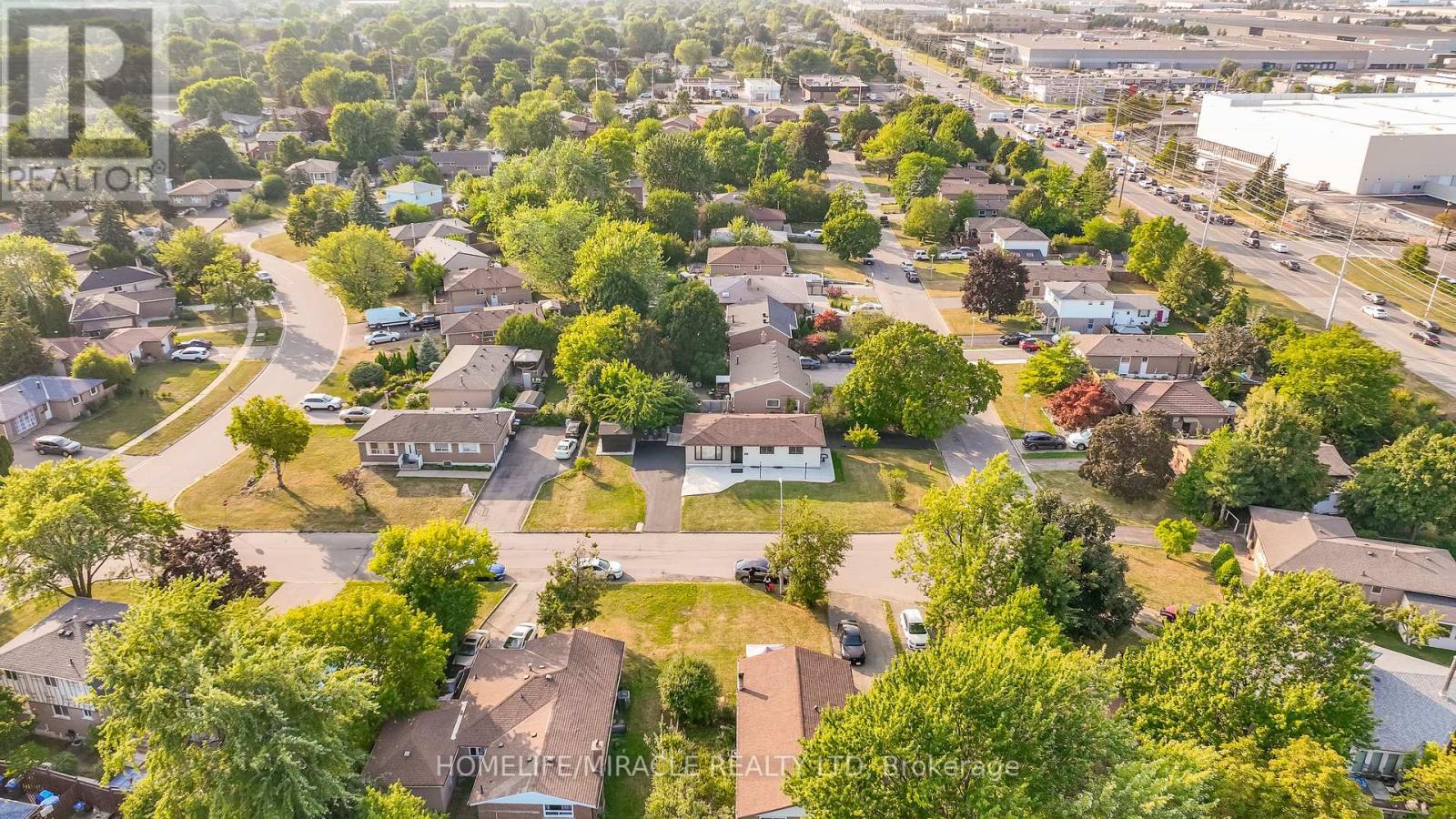 Photo 47 of 5 Finsbury Drive, Brampton ON