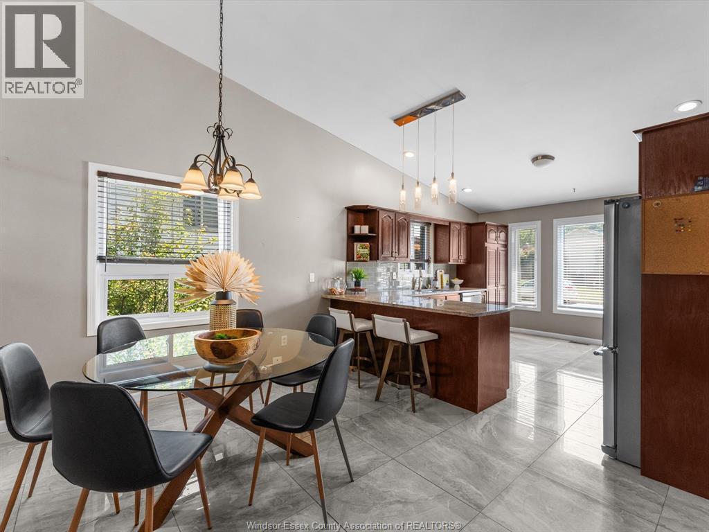 Photo 7 of 2076 Edgemore Avenue, Lasalle ON