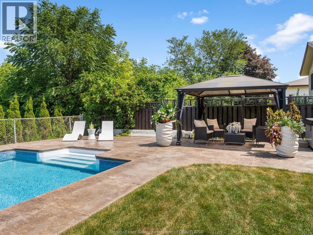 Photo 34 of 2076 Edgemore Avenue, Lasalle ON