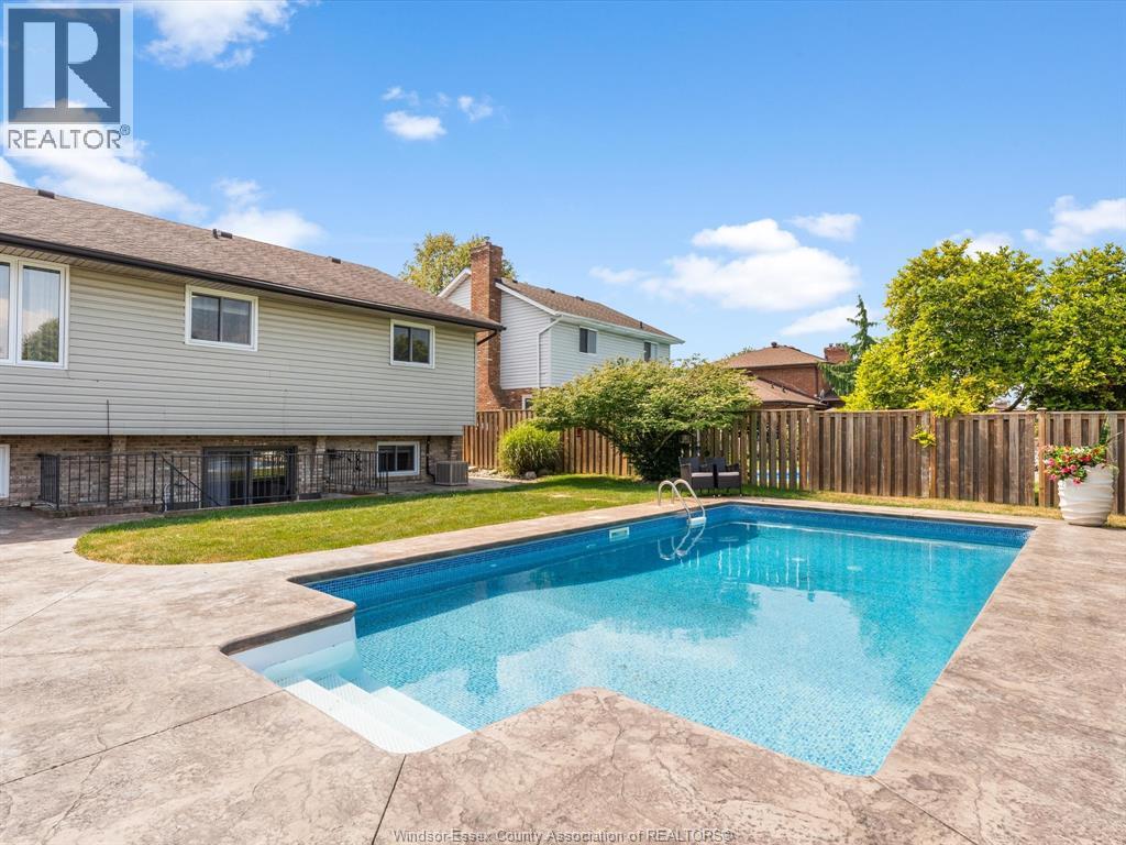 Photo 32 of 2076 Edgemore Avenue, Lasalle ON