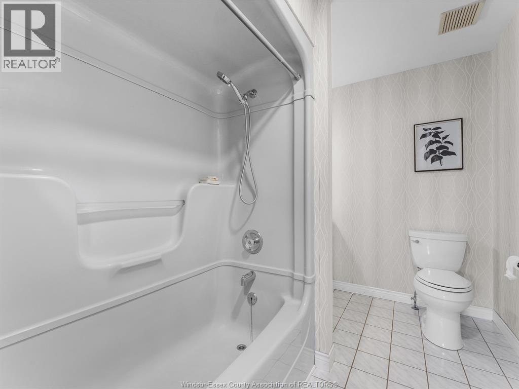 Photo 39 of 2076 Edgemore Avenue, Lasalle ON