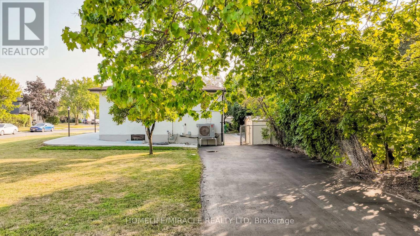 Photo 44 of 5 Finsbury Drive, Brampton ON