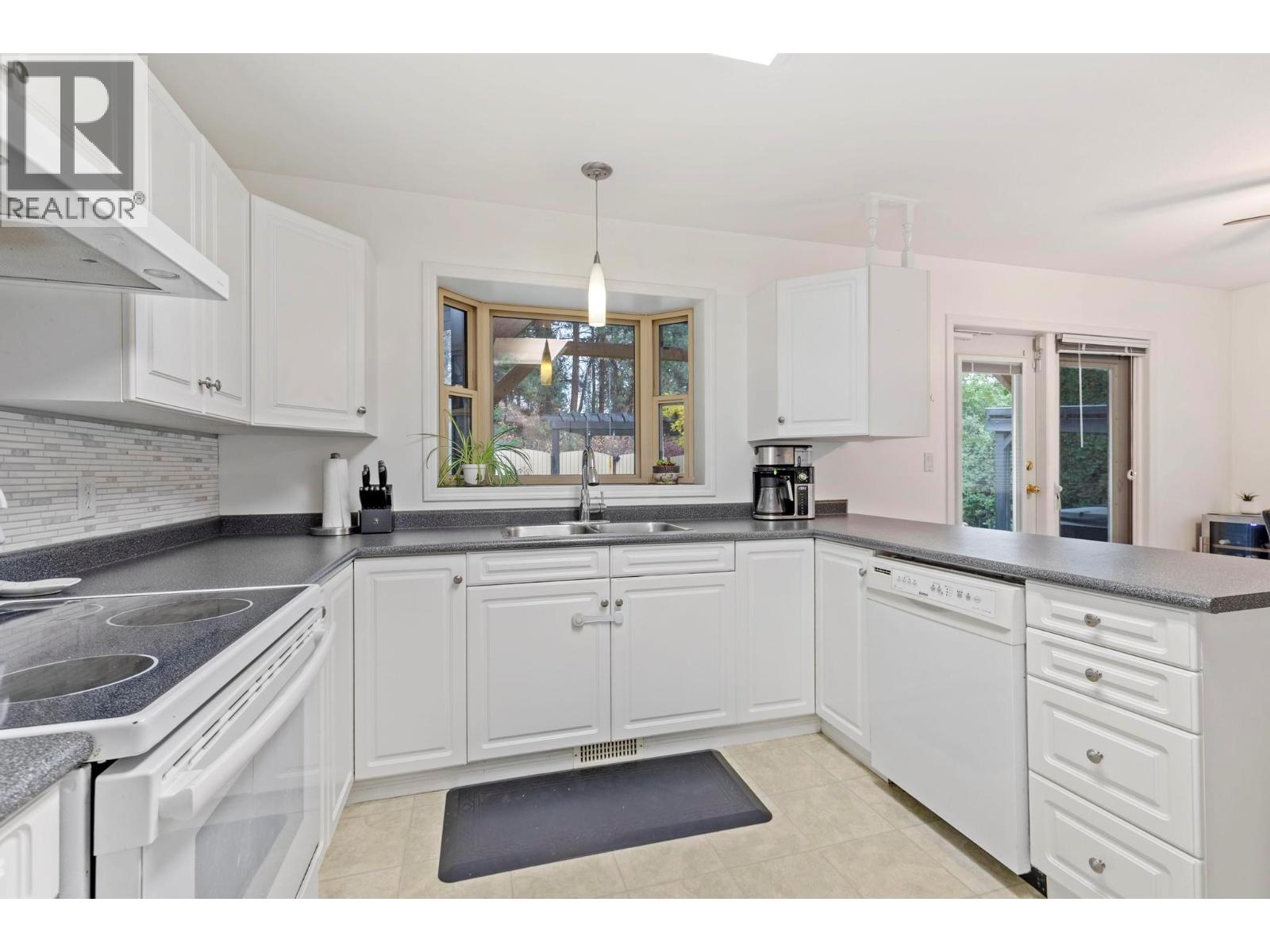  2475 Asquith Court, West Kelowna
