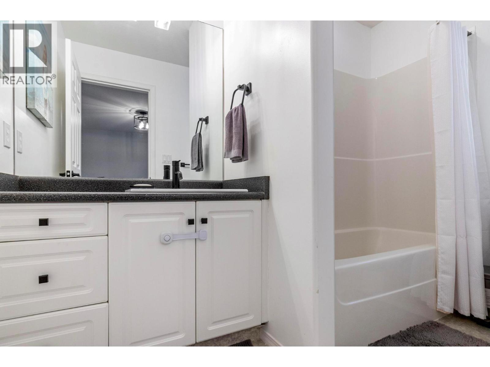 2475 Asquith Court, West Kelowna