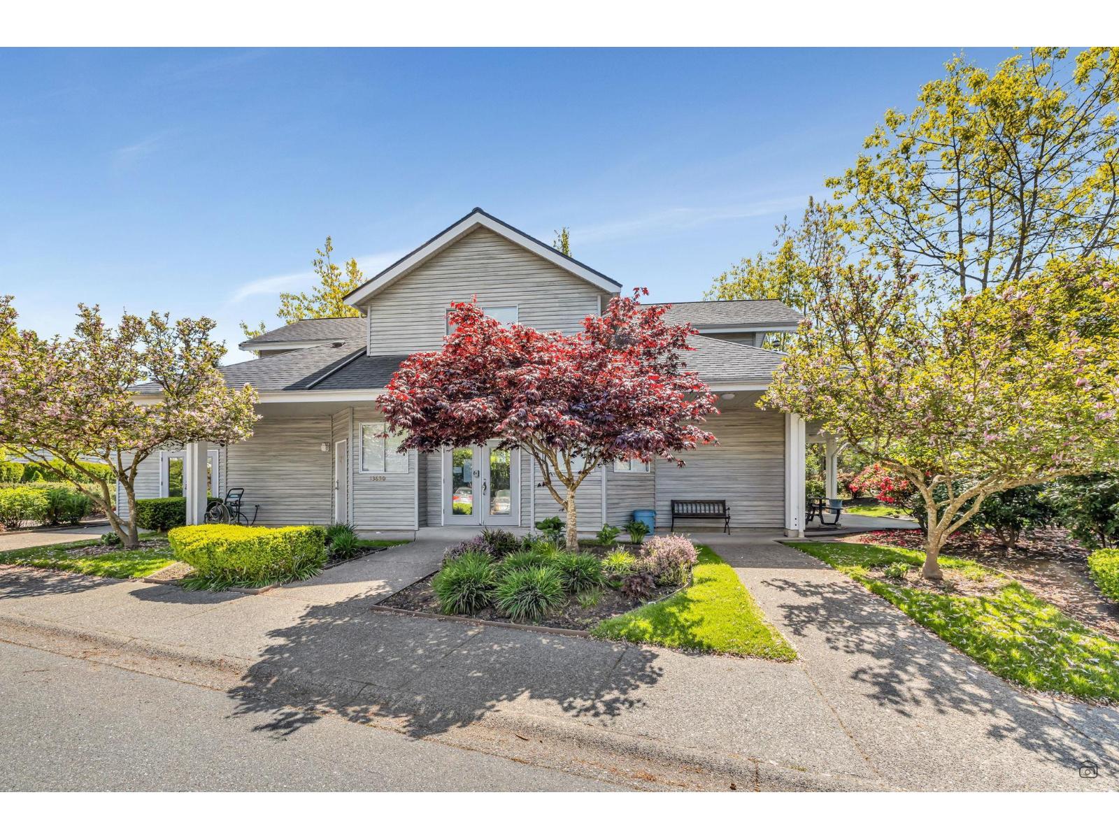 Photo 1 of 106 13680 84 Avenue, Surrey BC