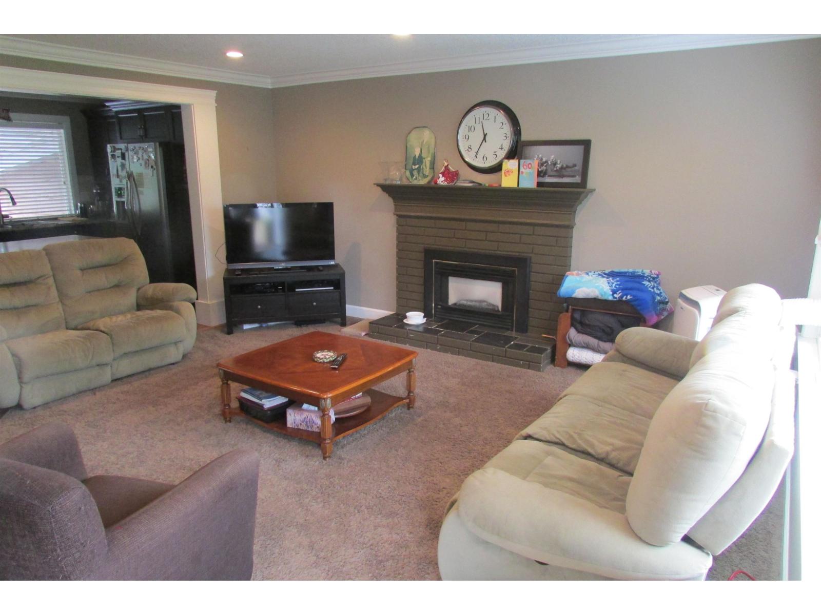 Photo 3 of 34494 York Avenue, Abbotsford BC