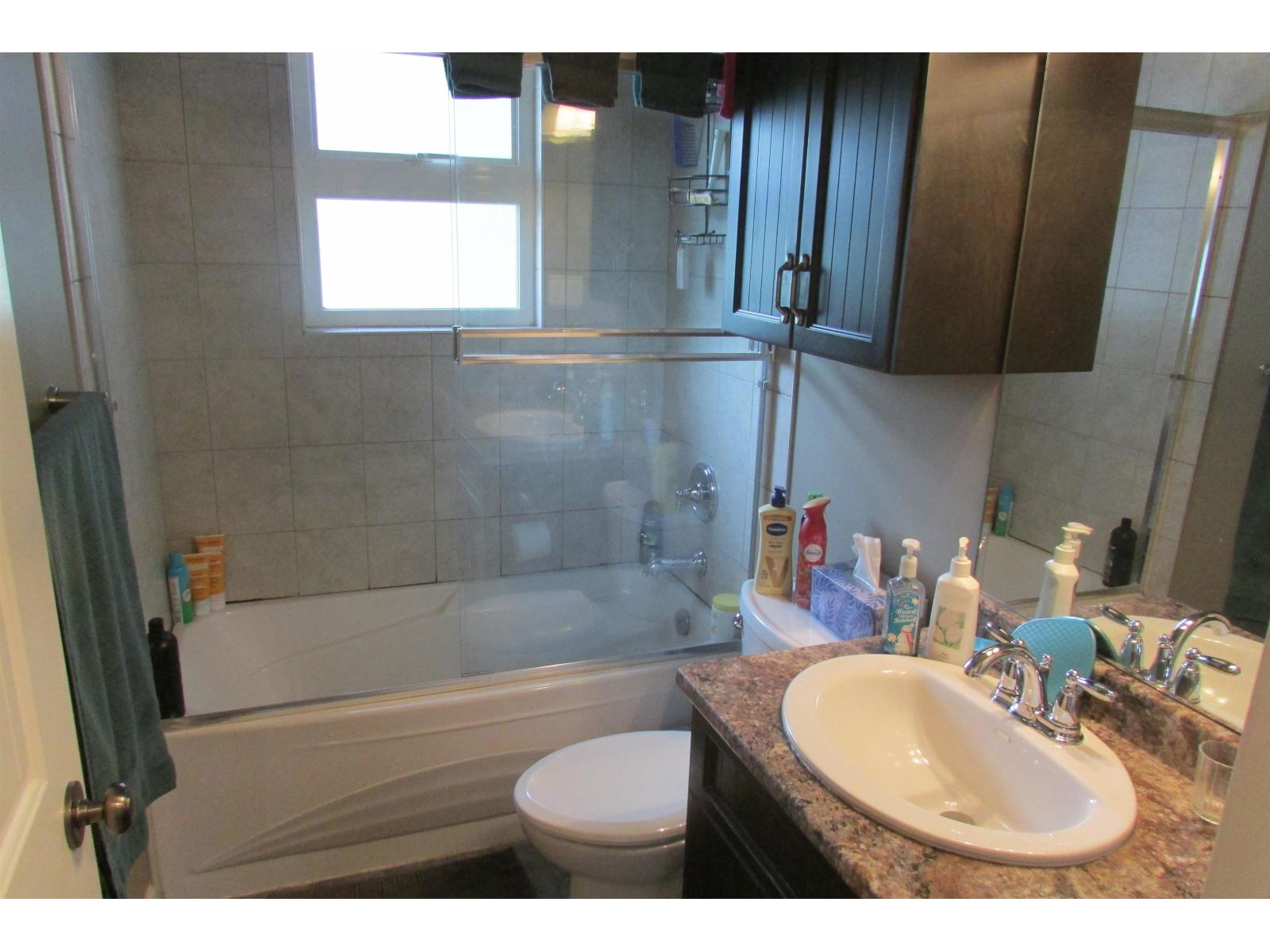 Photo 11 of 34494 York Avenue, Abbotsford BC
