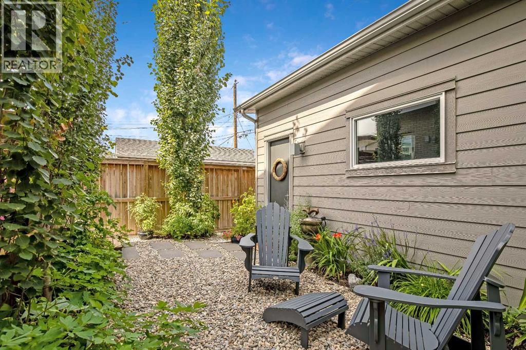 Single Family House for Sale in   Avenue SW North Glenmore Park Calgary 