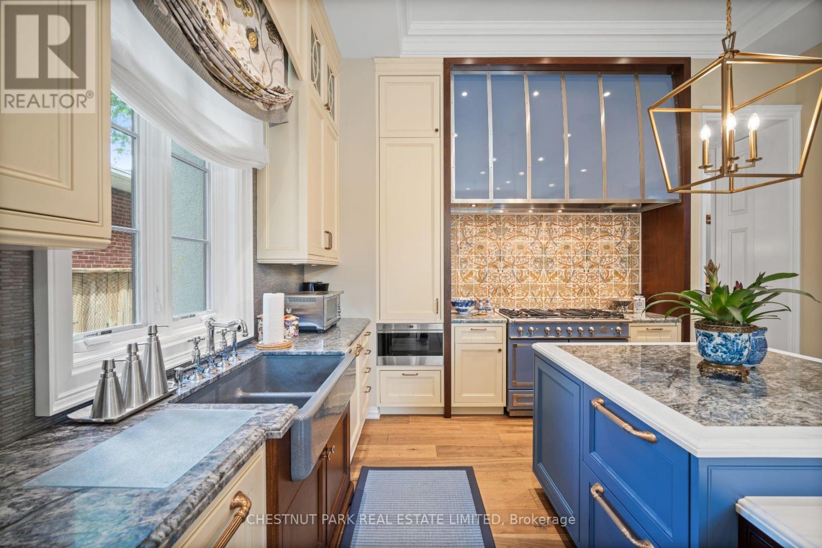 Photo 3 of 14 Banbury Road, Toronto ON