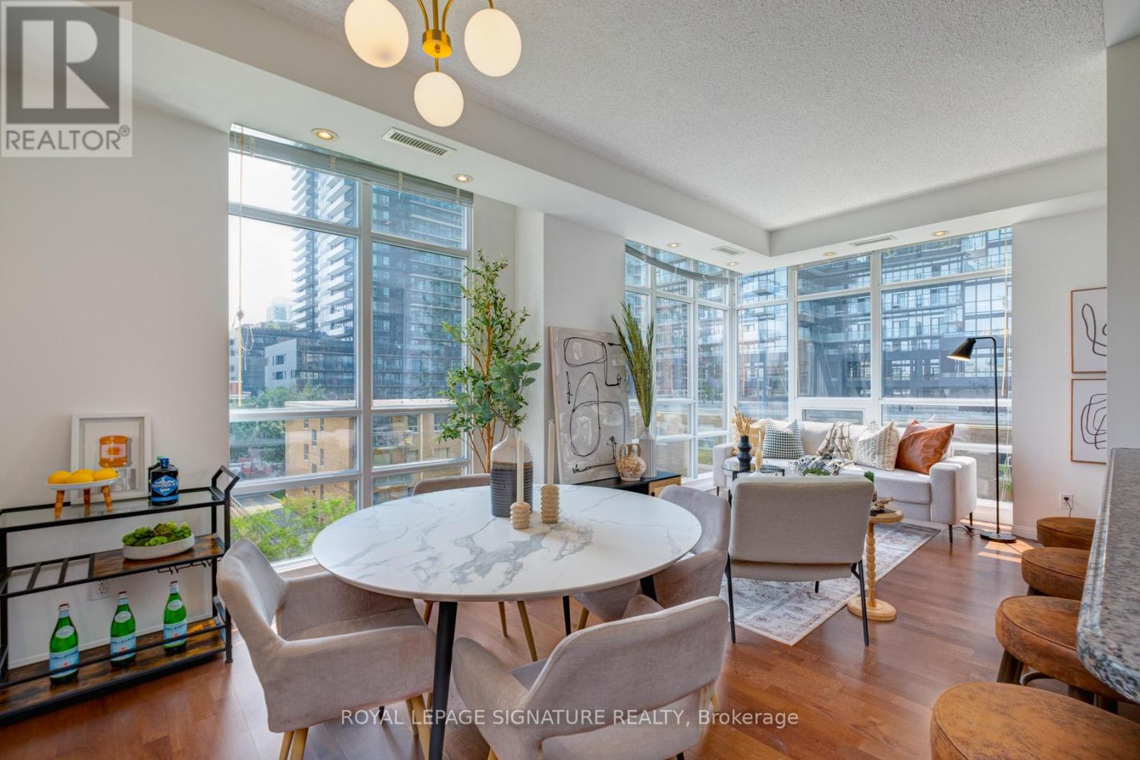 Photo 11 of 502 900 Mount Pleasant Road, Toronto ON